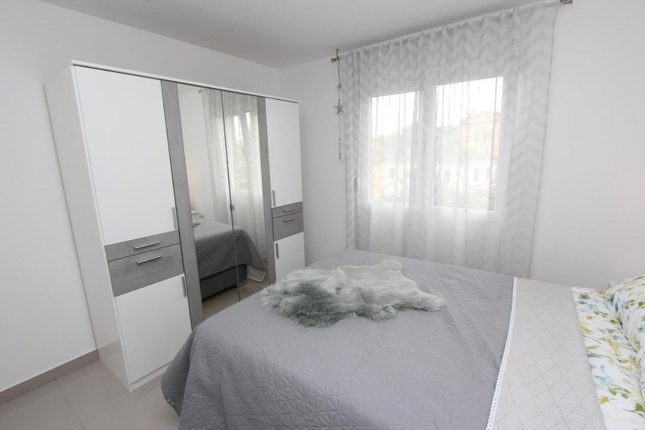 Apartment Sorriso 2 Rovinj Luaran gambar
